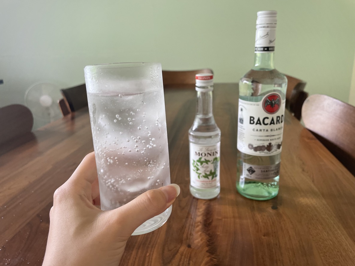 炭酸水を注ぐだけで モヒート を作れるシロップが暑い日に最高すぎる ノンアル派にもぴったりだよ Roomie ルーミー