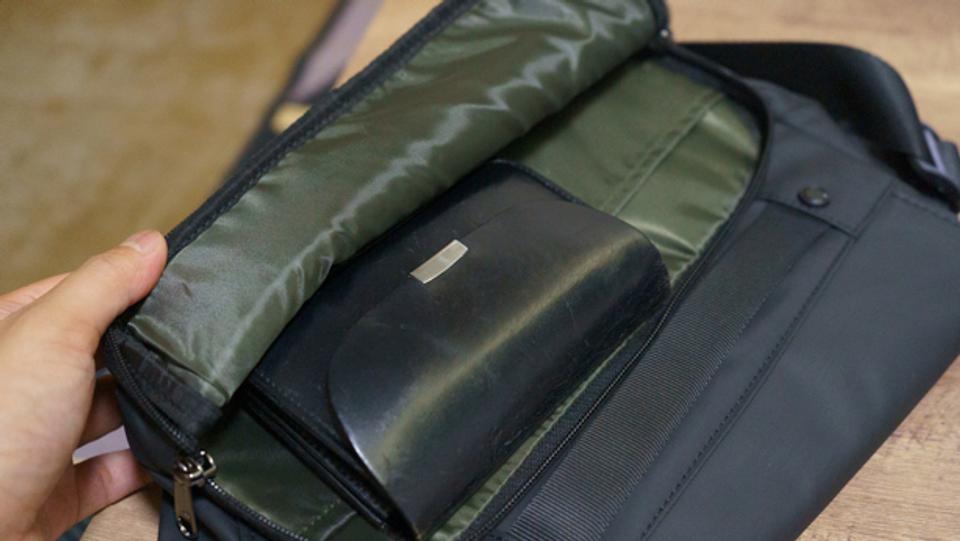 一眼レフが入る! 拡張可能なミニマルスリングバッグ「SEKKEI S-sling ...
