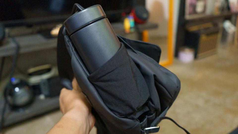 一眼レフが入る! 拡張可能なミニマルスリングバッグ「SEKKEI S-sling ...