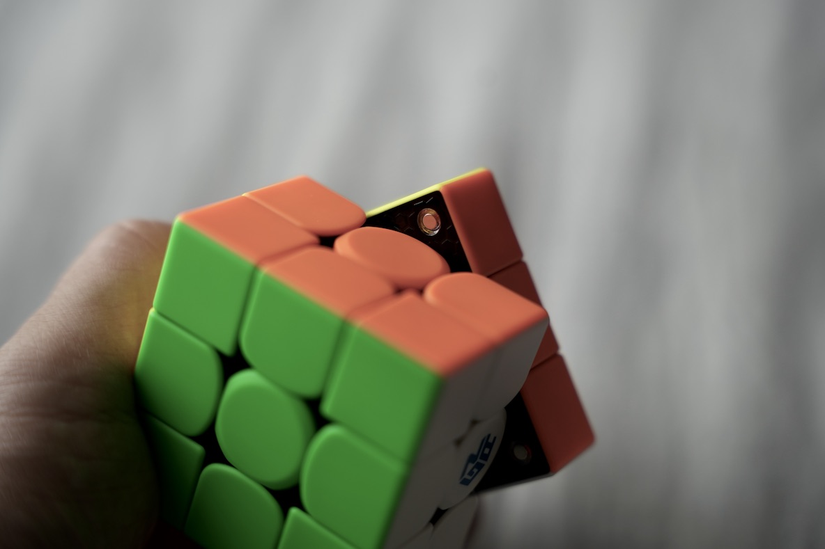 競技用のキューブを買ったら 1分台で全面揃えられるようになっちゃいました Roomie ルーミー