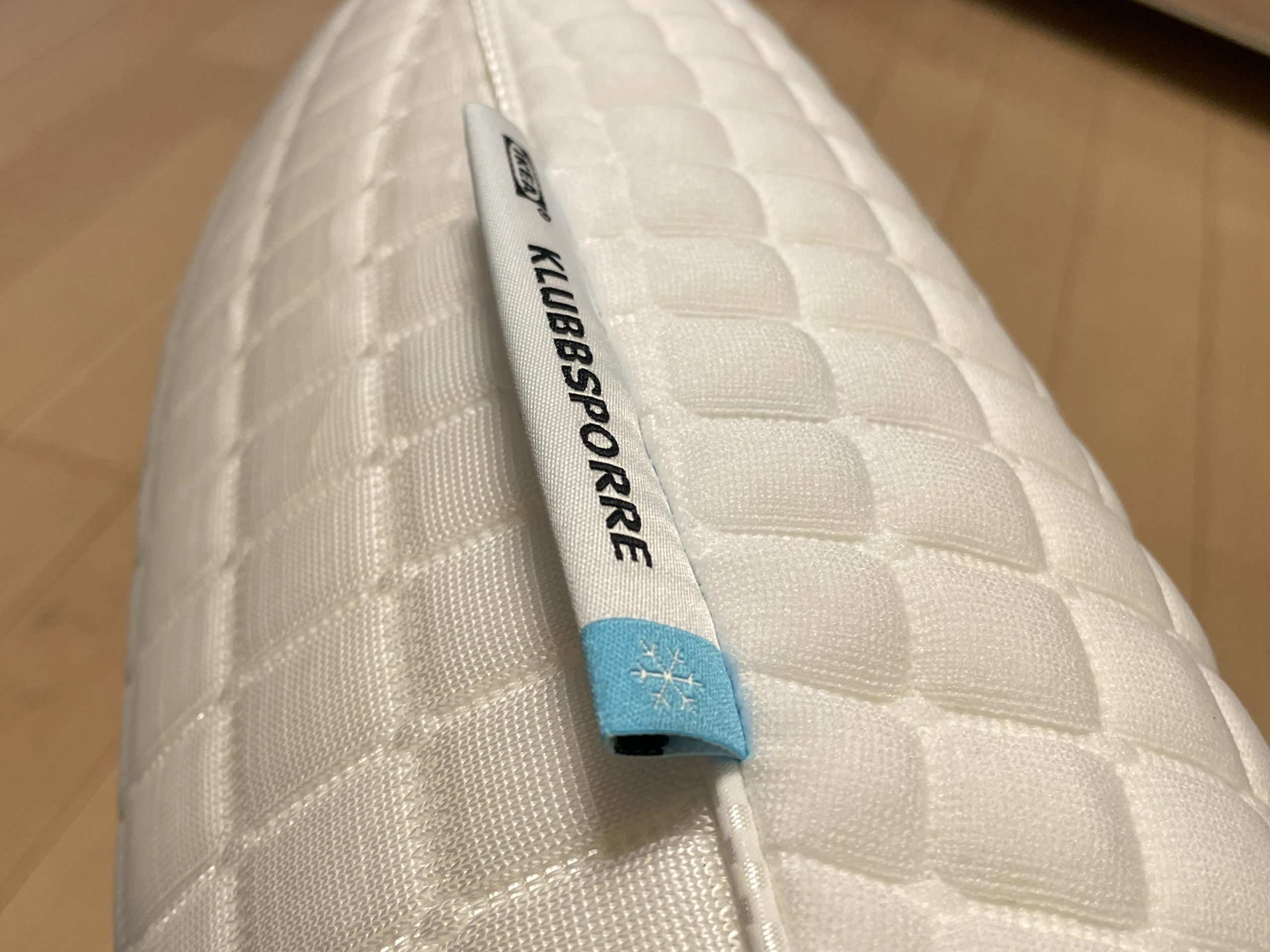 IKEA 「KLUBBSPORRE クルッブスポッレ」 両面の素材