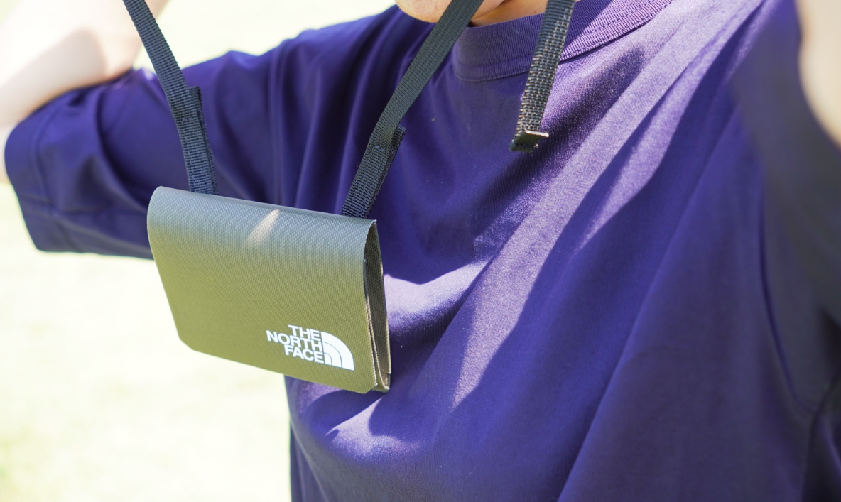 THE NORTH FACEのミニホルダーはアウトドアの必需品。細かい支払いや