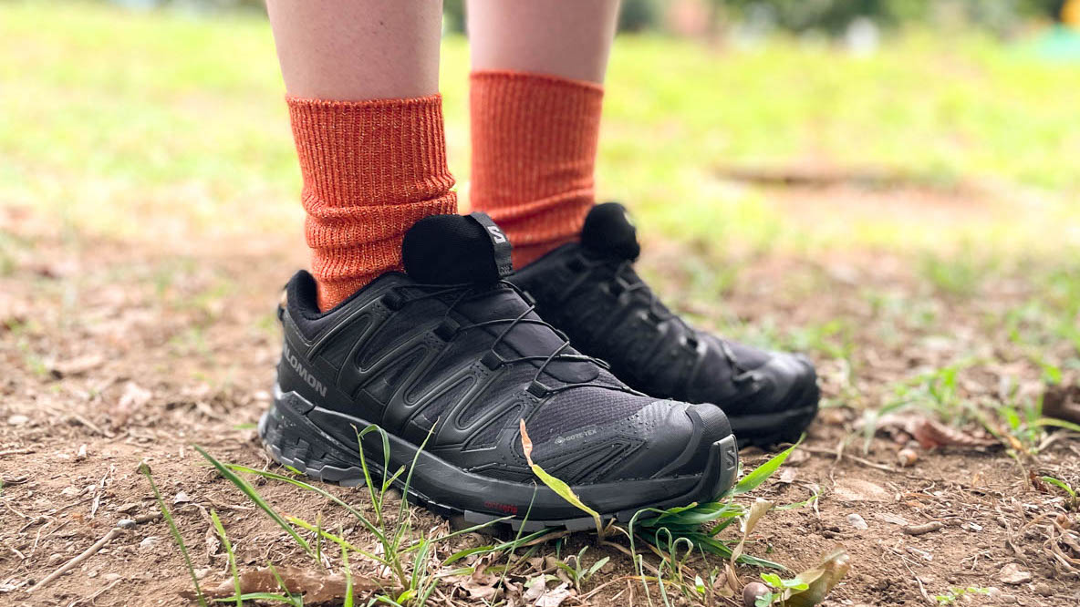 サロモンの新作シューズは雨の日でも安心！ 紐がほどけないのも快適