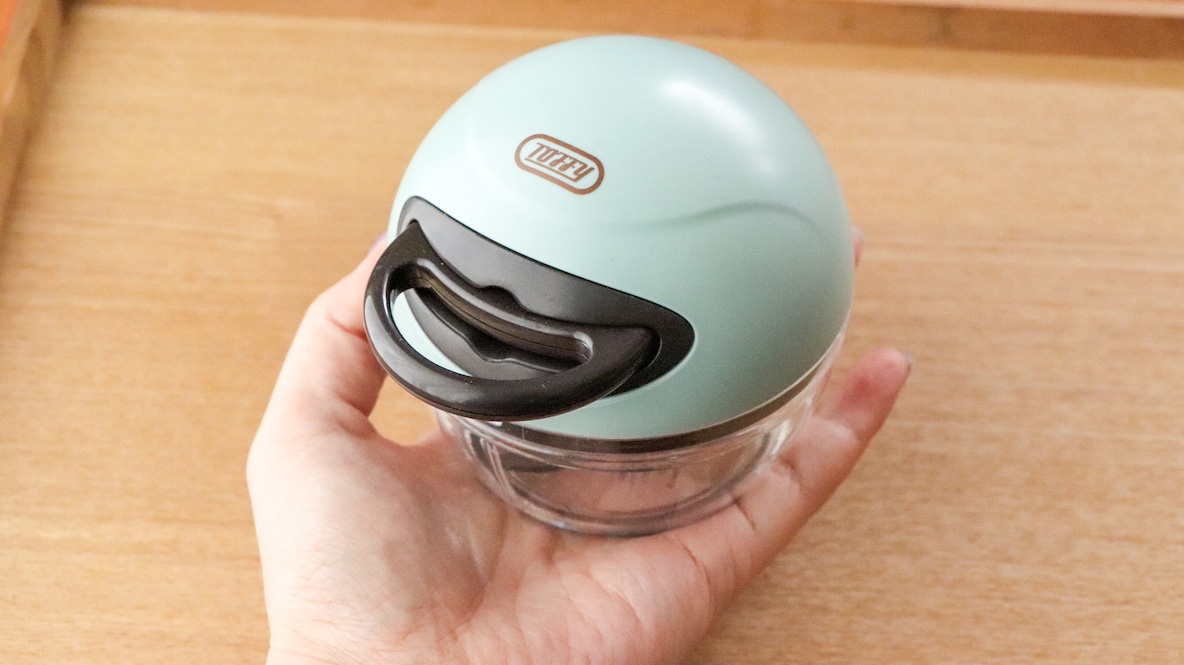 手のひらサイズの丸いコレ。オモチャな見た目だけど、超機能的な調理