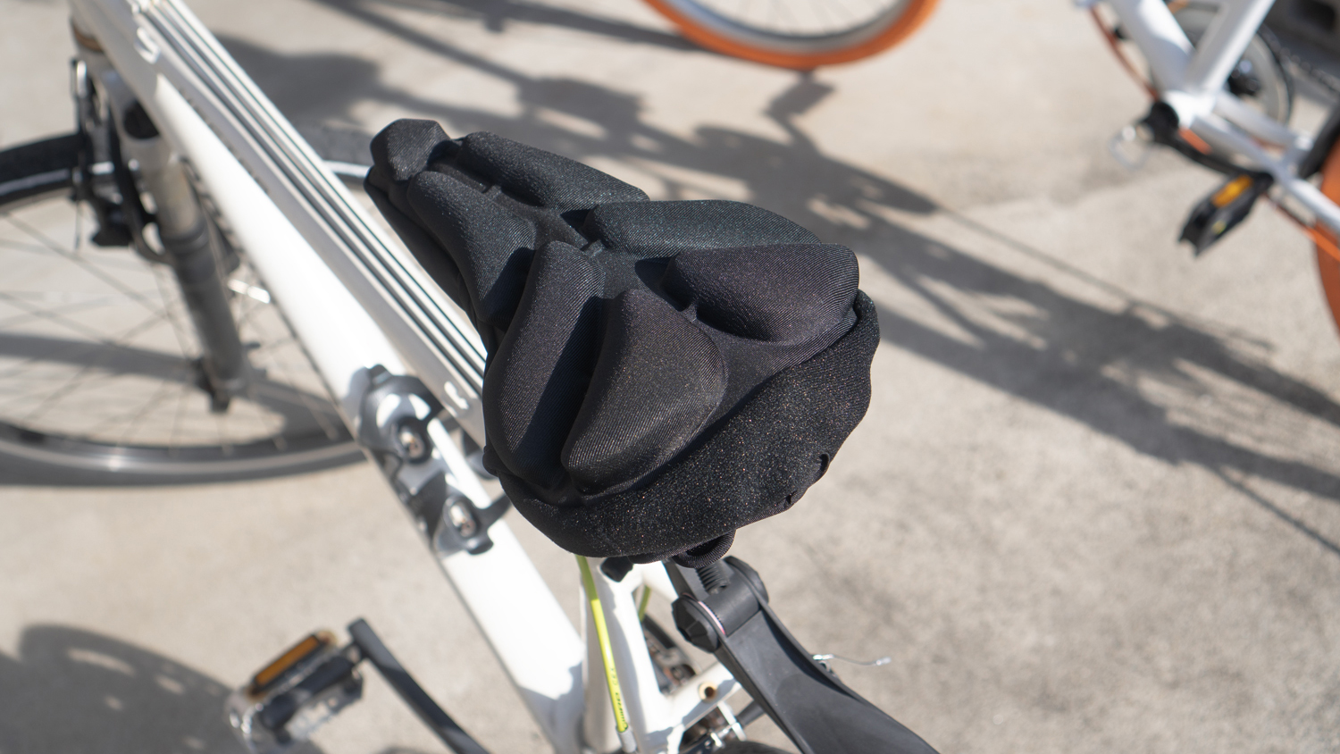 お尻の痛みにサヨウナラ！快適！SELLE  LOOKINサドル お尻の痛みにサヨウナラ！快適！SELLE ROYAL LOOKINサドル