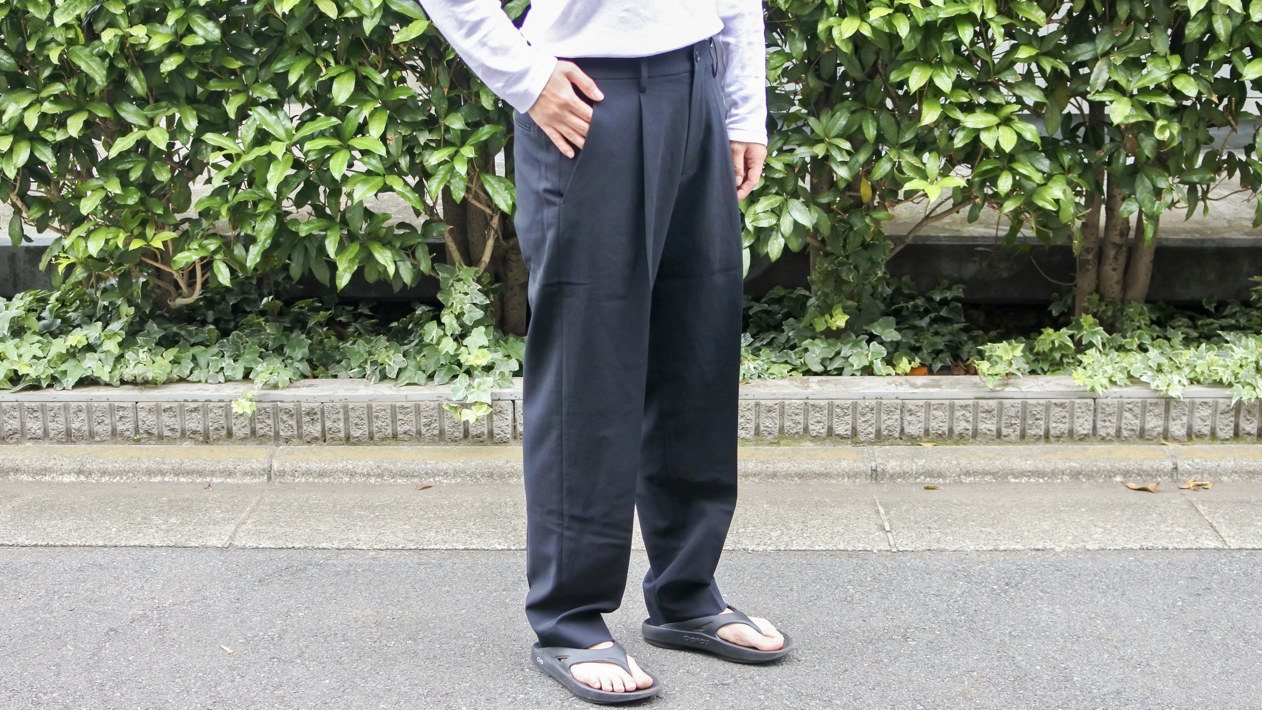 暑すぎて長ズボン履きたくない問題。無印良品の「風を通すシリーズ」で