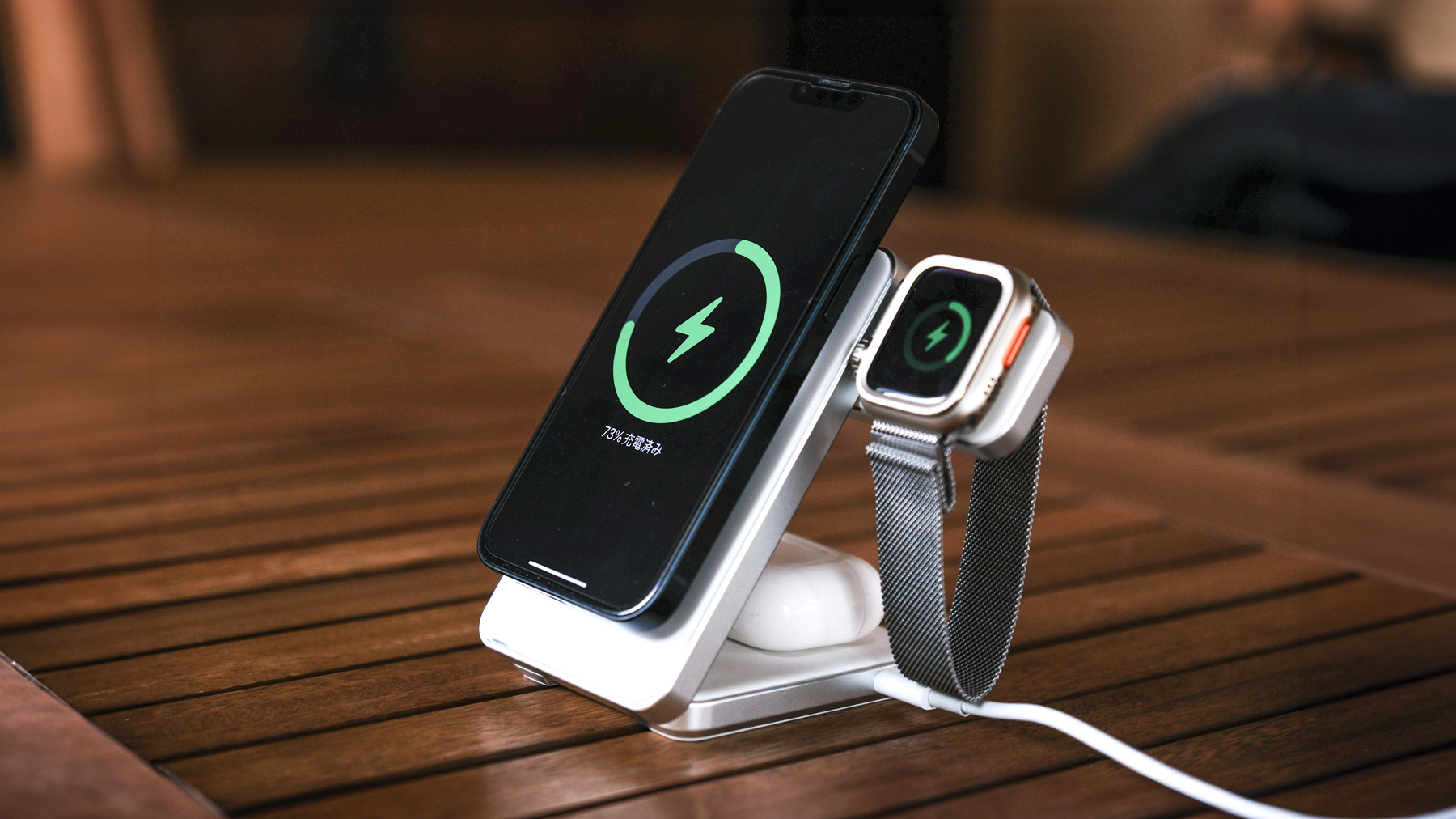 全部まとめて5台写真チックしてください。充電器が付いてないです。ジャン品。 ながら運転防止！Appleデバイスを3台同時に充電できる