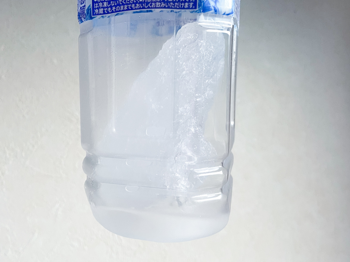 真夏日、凍ったペットボトルを“コレ”で包んだら… 7時間後「まさかの