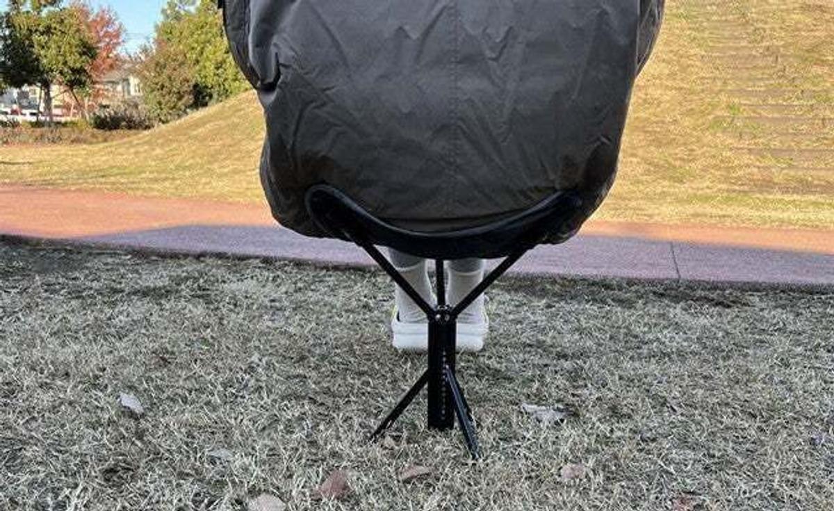 360°回転＆コンパクト収納。どこでも快適に座れるアウトドアチェア