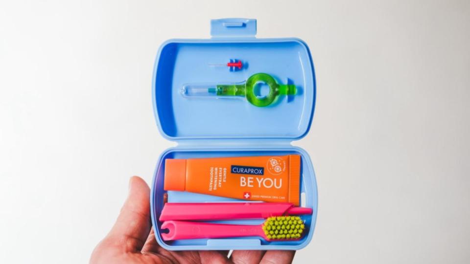 藤井風 LASAパーカー S➕ヘンレコ歯ブラシ水色　2点セット　新品未使用 shrkm_240915_travel12.jpg