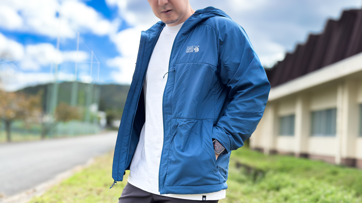 服装選びに困る季節の救世主は、この一着。サッと羽織るだけで一日中