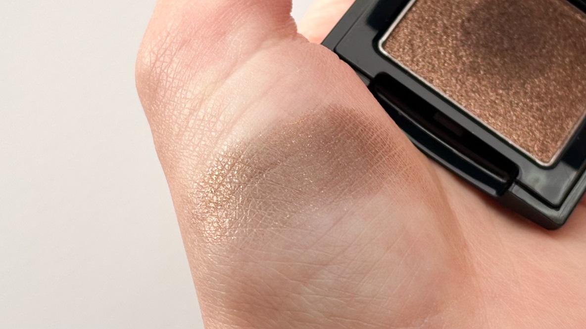 elegance-razzle-eye-color-