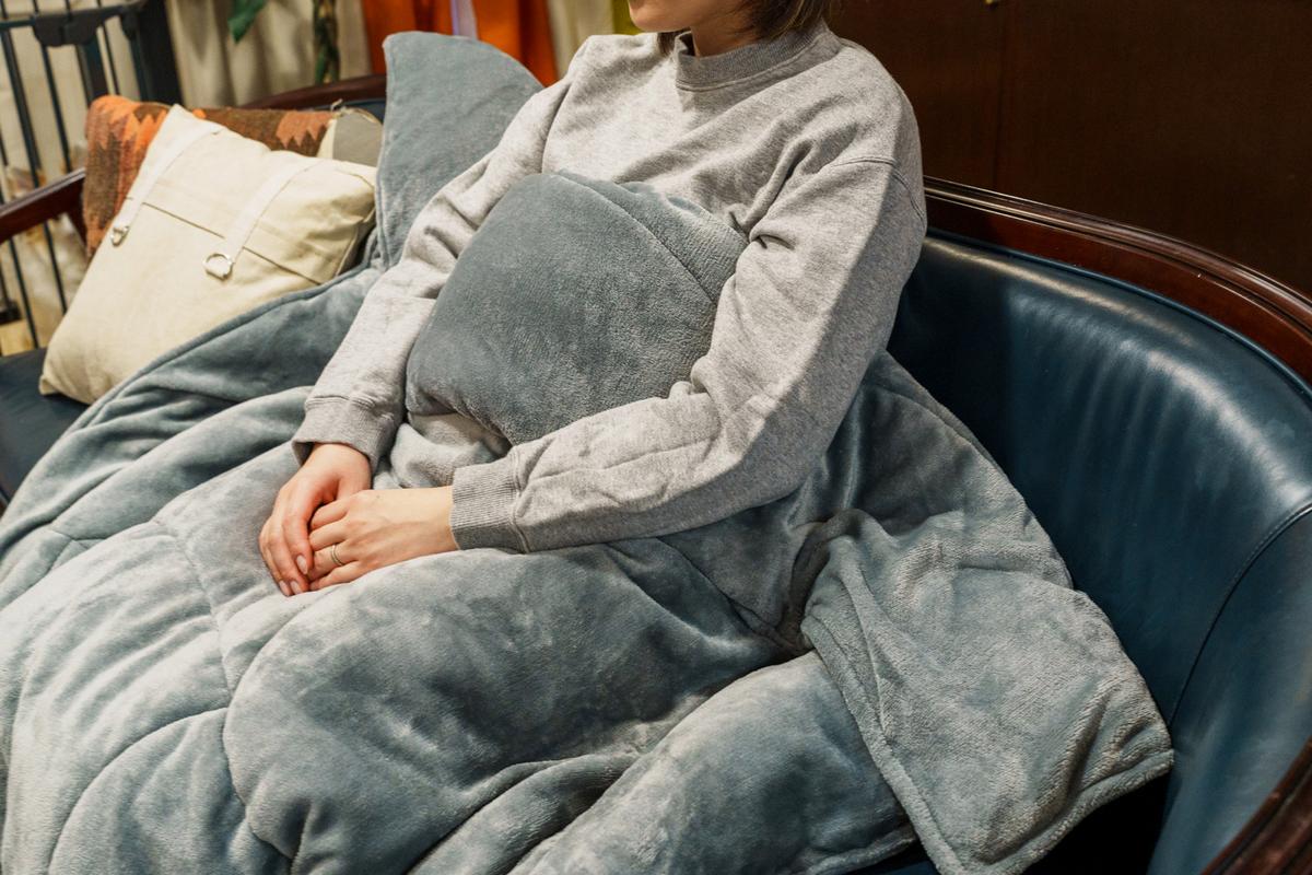 新品未使用Kanebo 高級羊毛ふとん　掛け布団 19800 円140✖️190 新品未使用Kanebo 高級羊毛ふとん 掛け布団 19800 円140✖️190