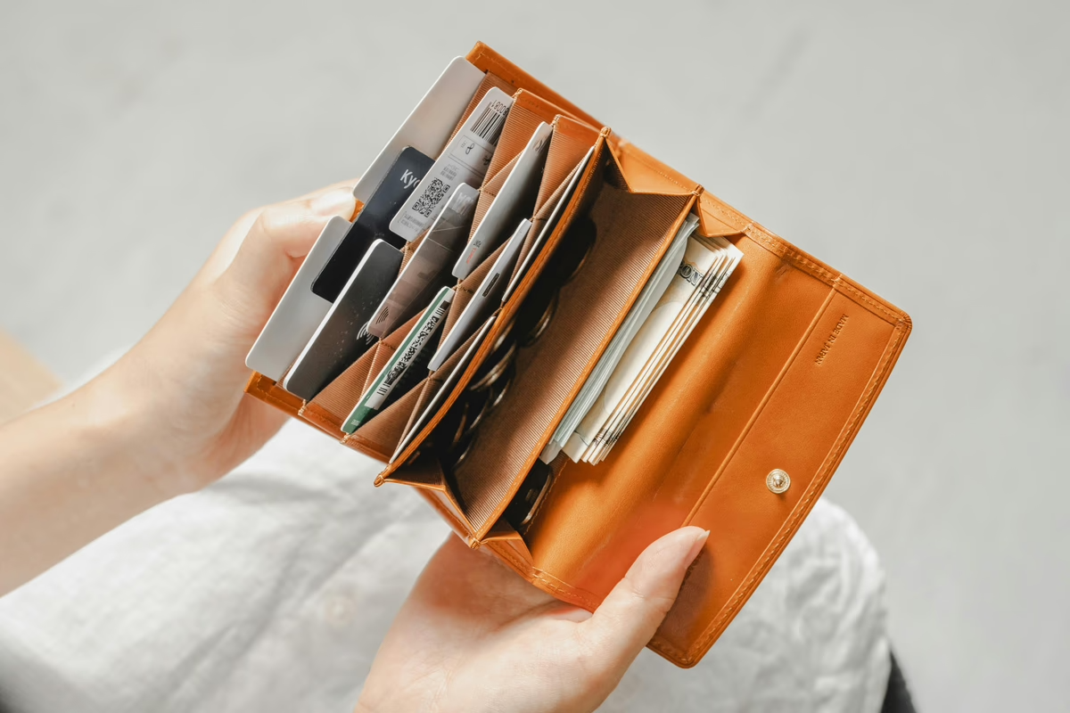 まどかマギカ べべ 逃走中 本革財布 未使用 2025年最新】まどか マギカ