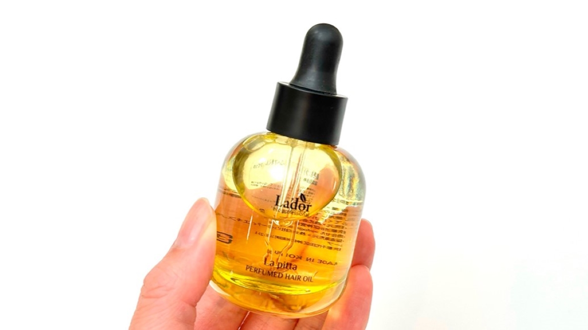 LADORの「パフュームヘアオイル」は香水じゃないのに1日中香りが続くん