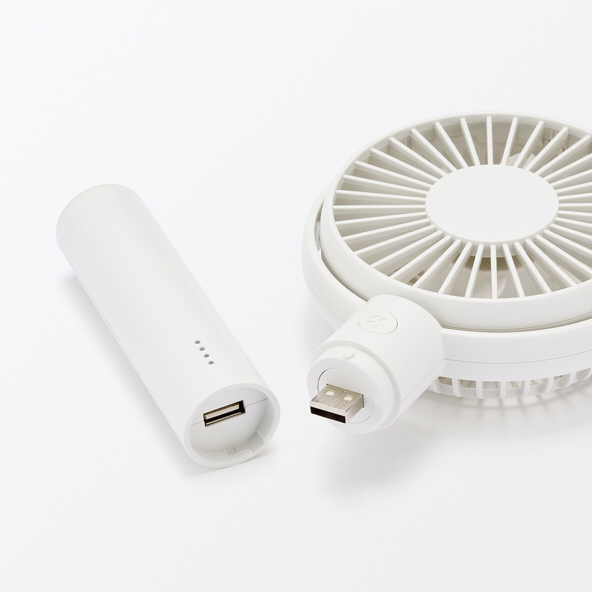 無印良品 「角度が変えられる充電式ハンディファン」