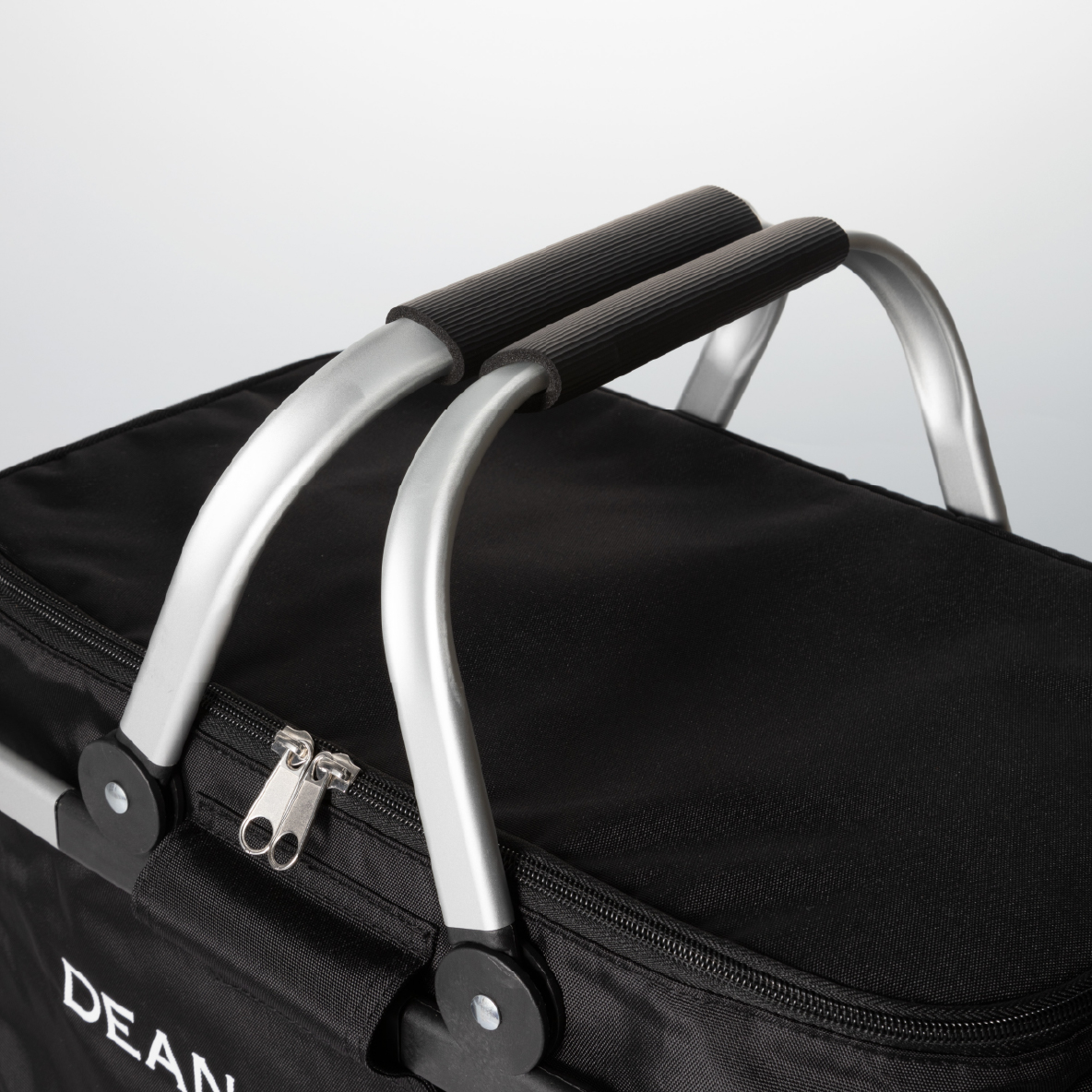 猛暑日の買い物、「カゴ＋保冷バッグ」のコレが超便利 食材守り