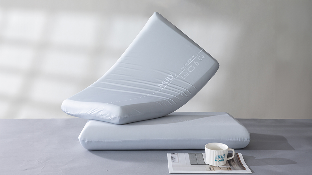 MLILY★枕　マンチェスターユナイテッド★リカバリー トップアスリートも愛用中！ 重力吸収枕「エコヘルスピロー」が