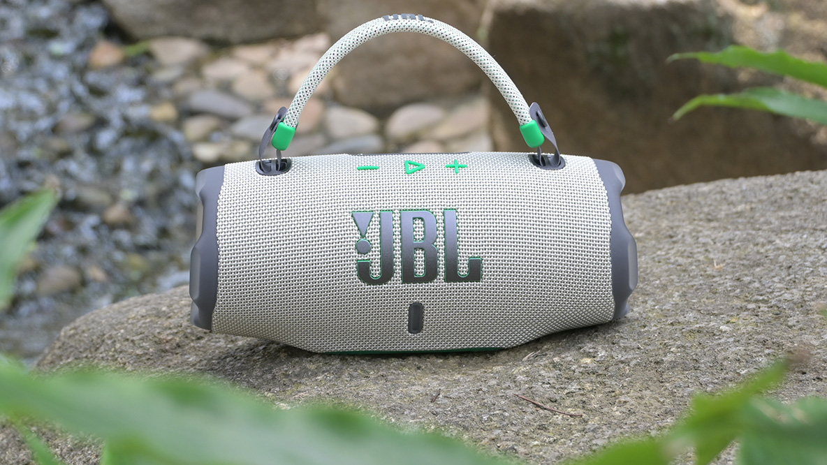 音がいい」は当たり前。JBLのスピーカーが、旅行やアウトドアにも欠か