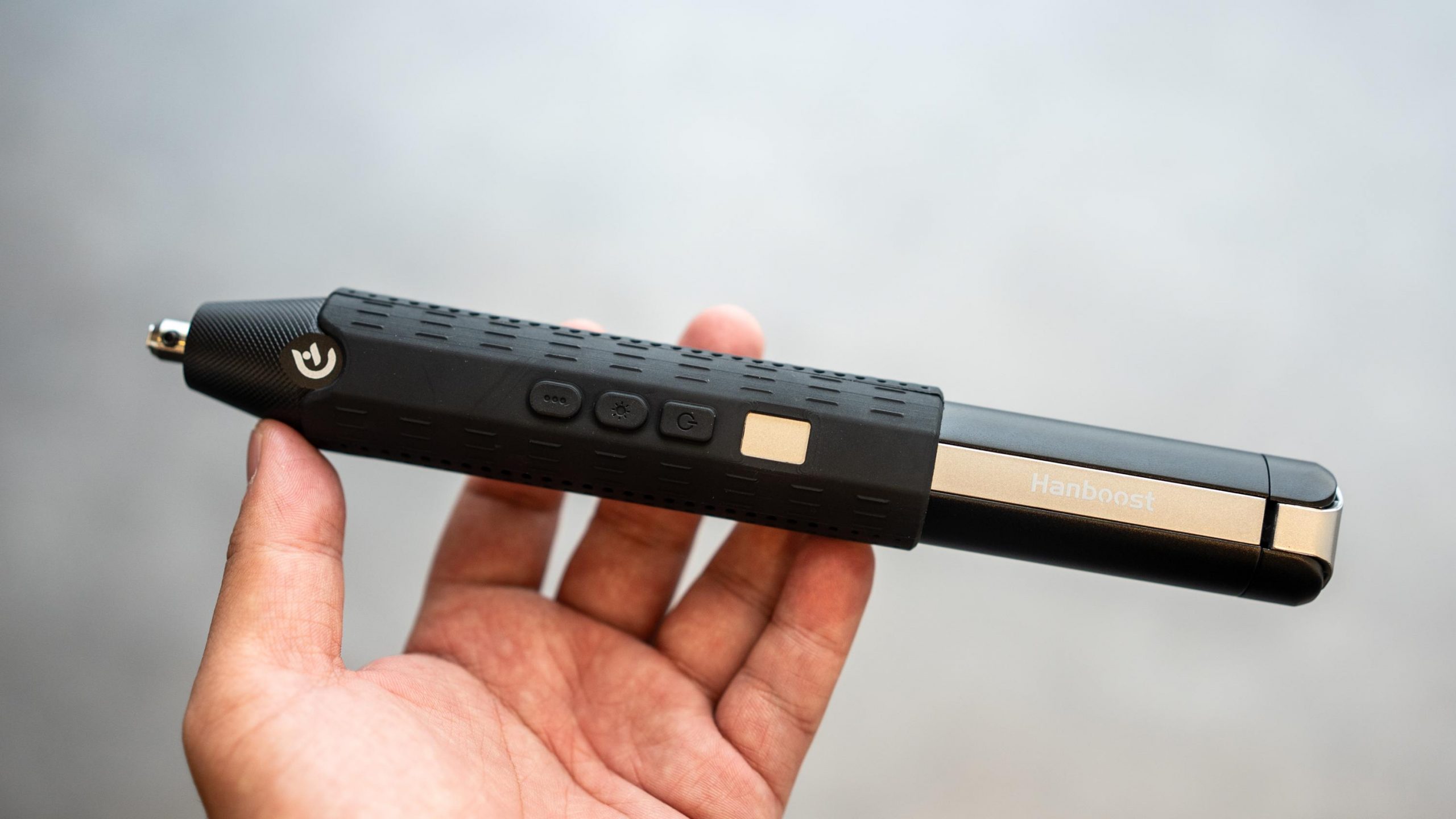 硬い素材も美しくカット。コードレス超音波カッターがDIY