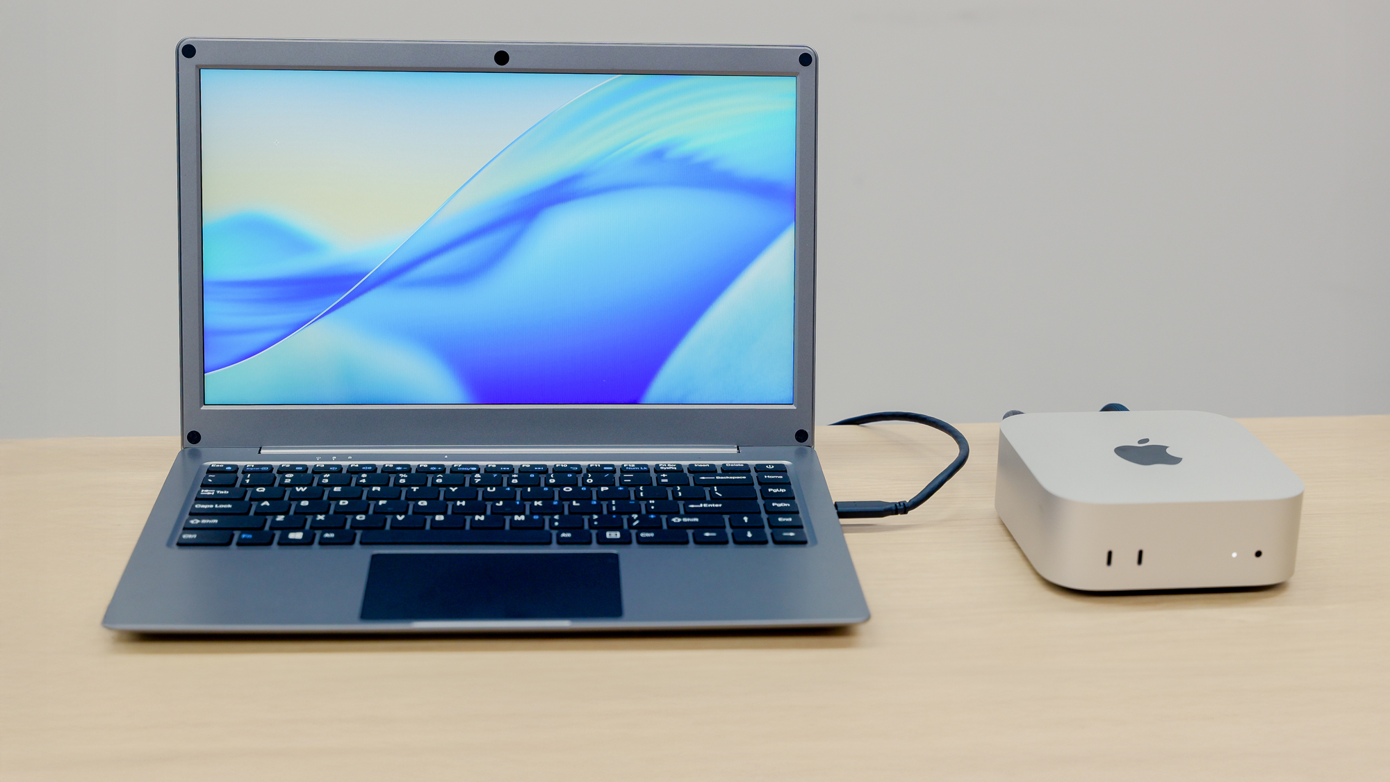 Mac Miniが外で使いやすくなった！ キーボード付きモバイル