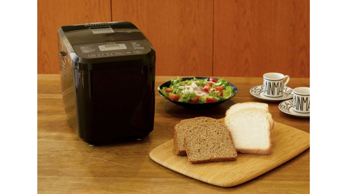 毎朝焼きたてのしっとりパンを食卓に。シロカのホームベーカリーが1万