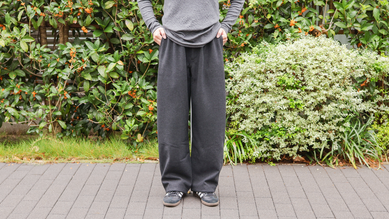 今年の「UNIQLO：Cのワイドパンツ」はスウェットなのに美シルエット