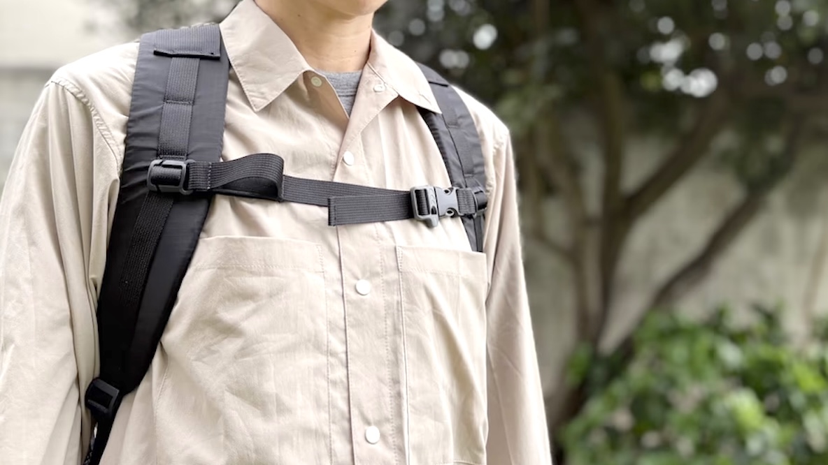 山と道のUL Big Pocket Shirt。着ていることを忘れるくらい軽いのに