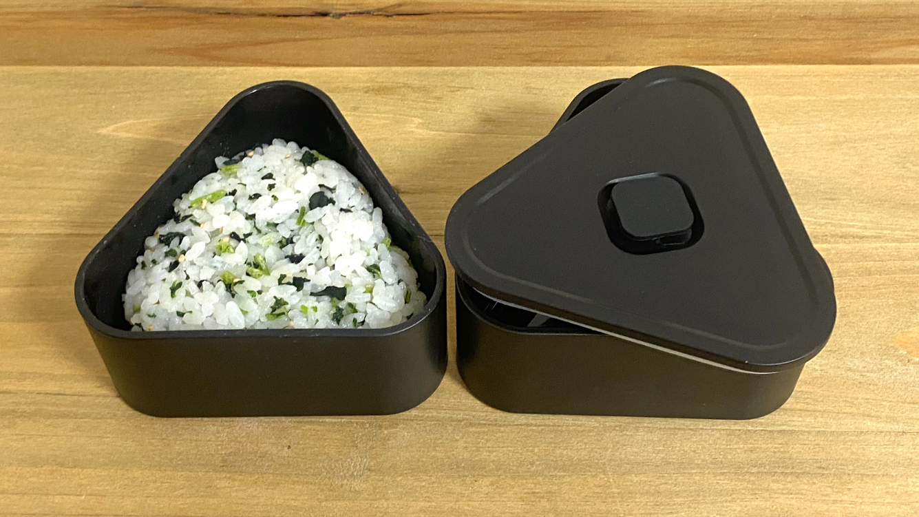山崎実業「おにぎりケース」で、鞄の中でペチャンコになる悲劇を回避