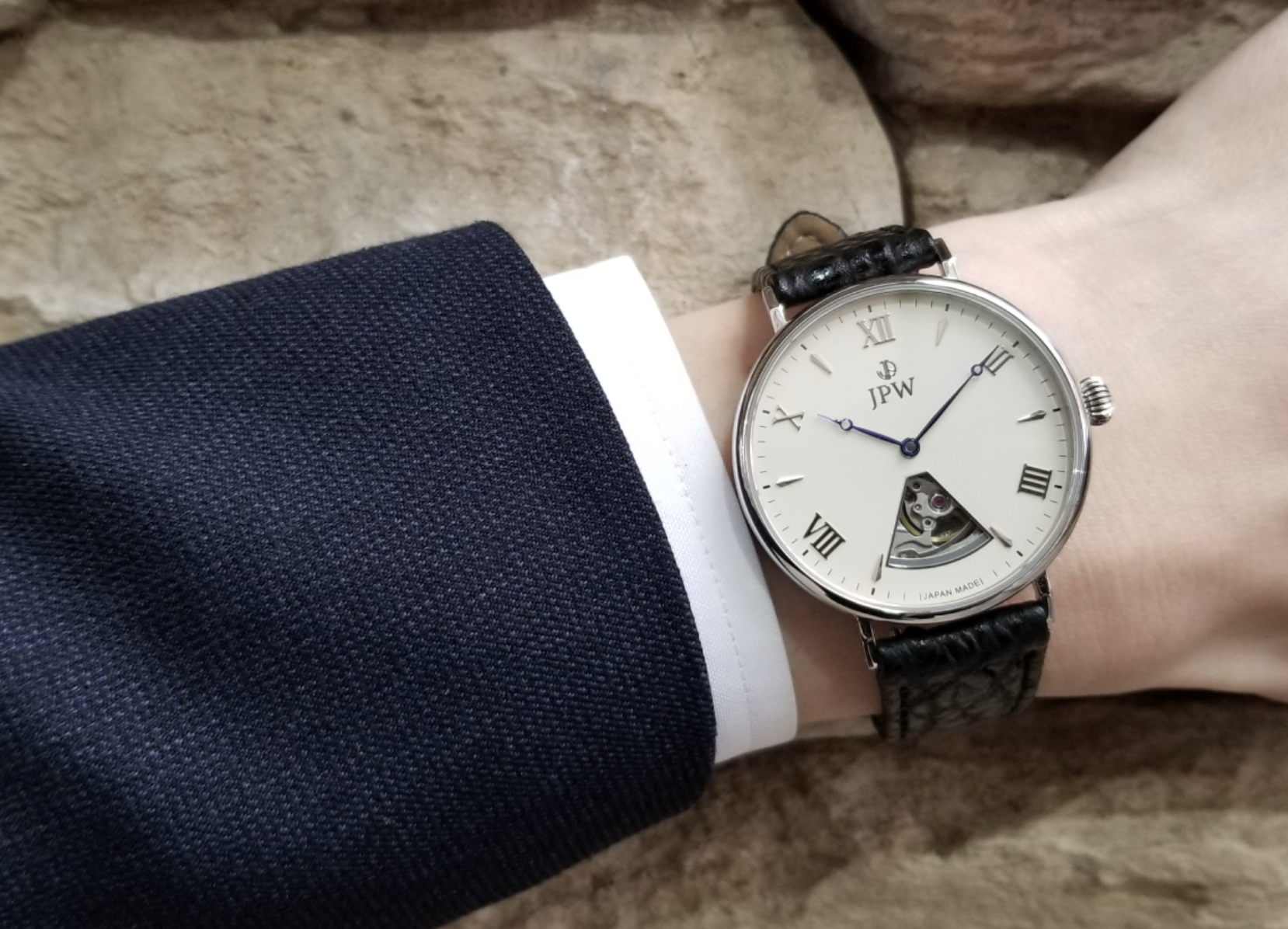 3万円台で手に入るジャパンメイドの腕時計。間違いない品質と少しの