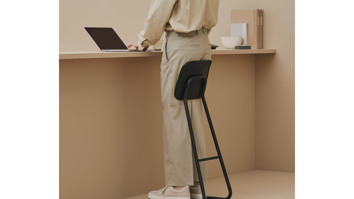 椅子なのに座らない｡スタンディングワークがはかどるコレ、即買い案件