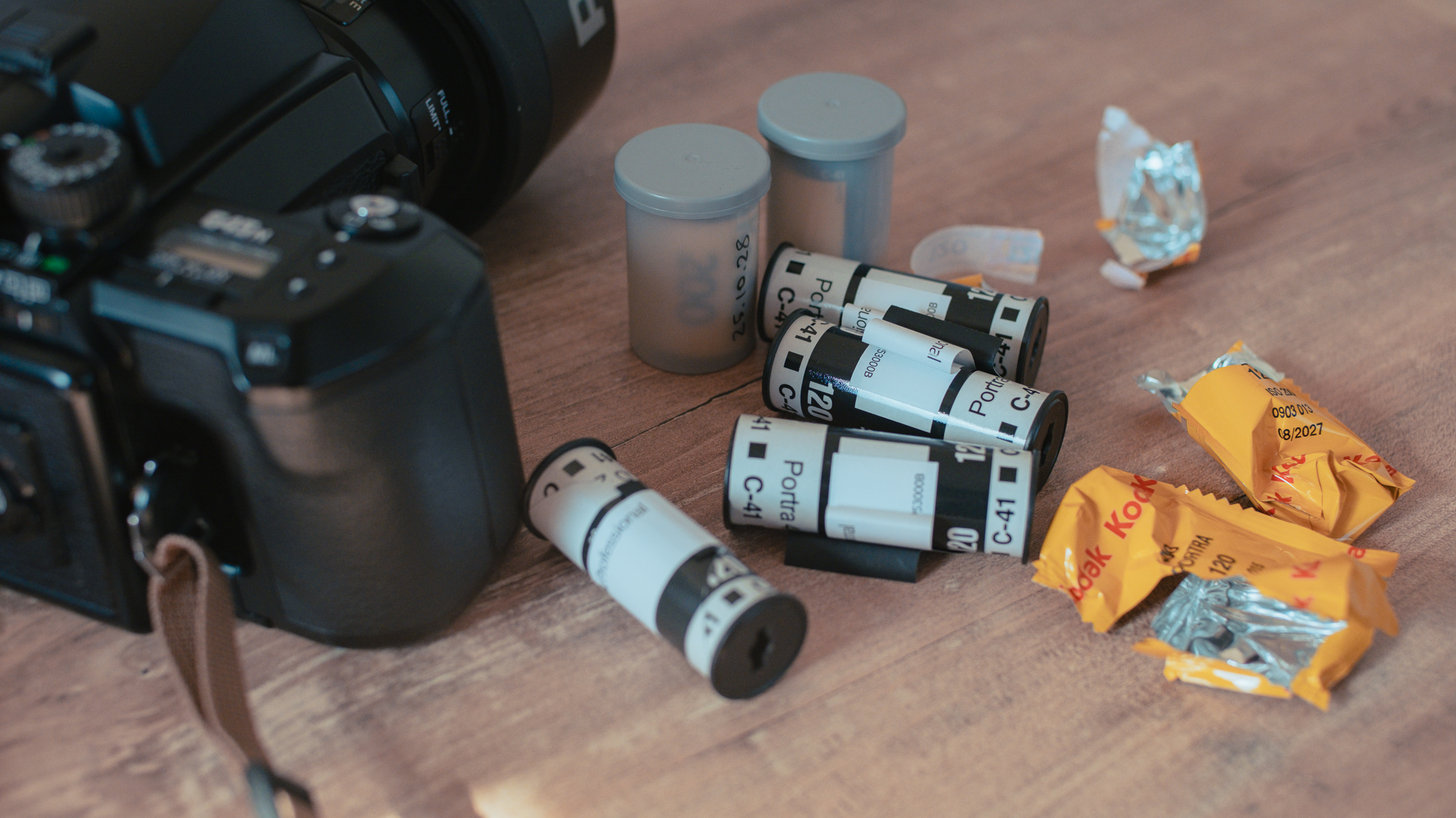 田*中様 フィルムカメラ　まとめ売り 約30年前の中判フィルムカメラ」を令和に買った理由。ピント外れや露出