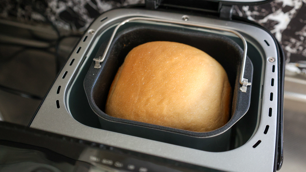 材料を入れて待つだけで、コレは最高…。「焼きたてパン」のある生活が