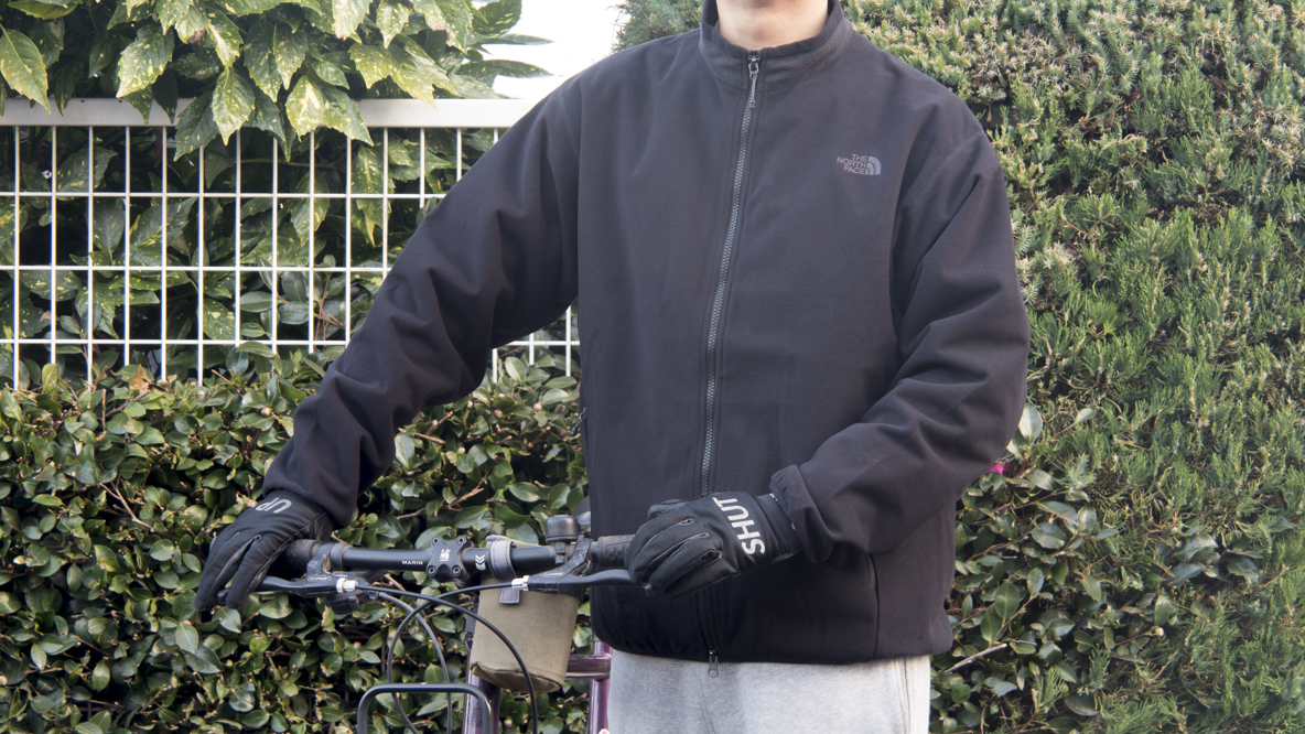 軽やかな着心地なのに暖かい！ THE NORTH FACEの「自転車移動が快適に