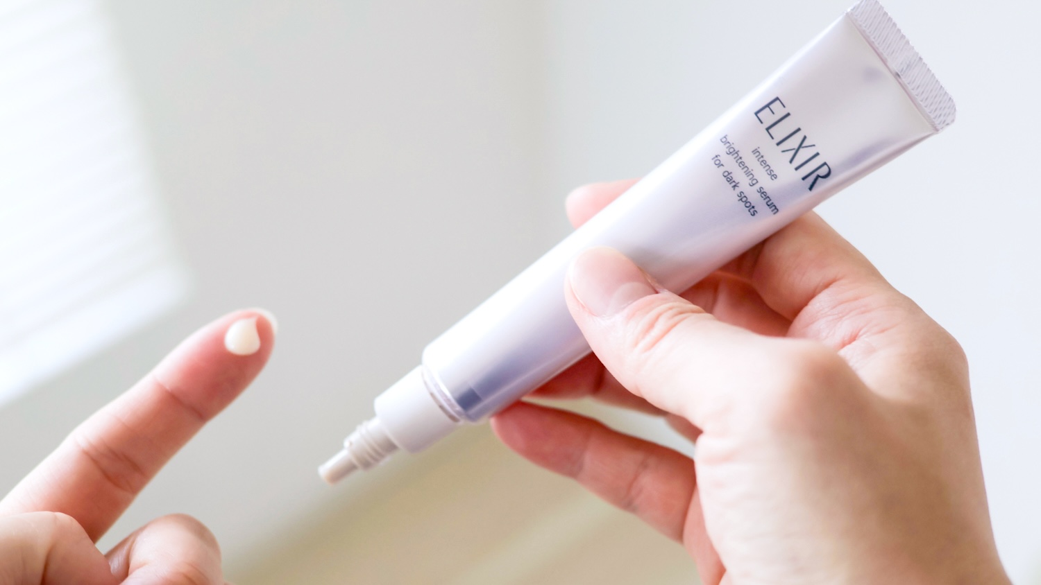 エリクシールの隠れた逸品。資生堂の研究成果が詰まった「薬用美白美容