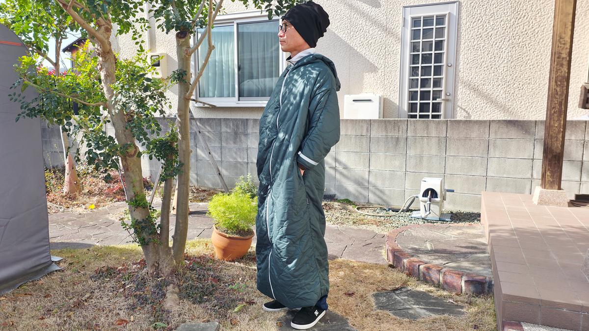 寝袋特有の「足元の窮屈さ」がない。ブーツ型のこれ、家でのリラックス