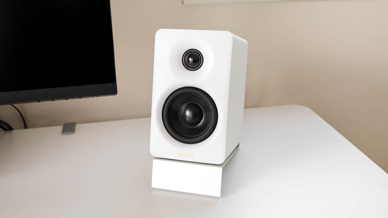 Edifier M60 マルチメディアスピーカー　白 Compact desktop 2.0 speakers | M60 - Edifier