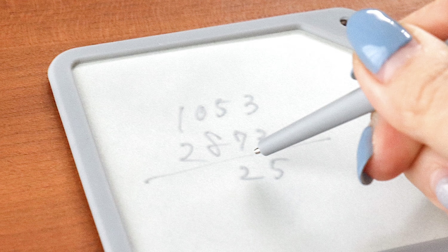 電池もインクもいらない「磁性メモボード」で書く・消すがうんとラクに