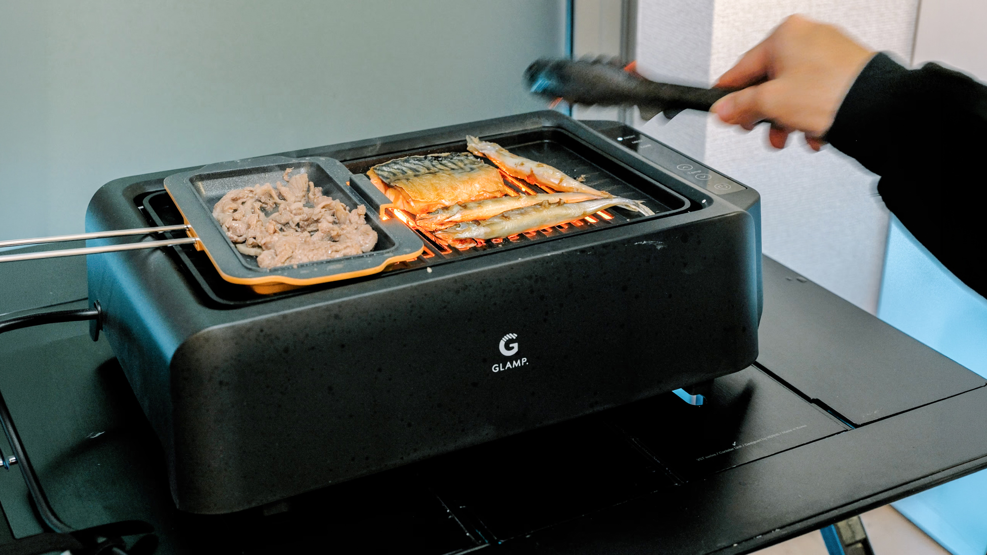 ホットプレートはもう卒業かも。煙を気にせず焼ける卓上グリルが快適