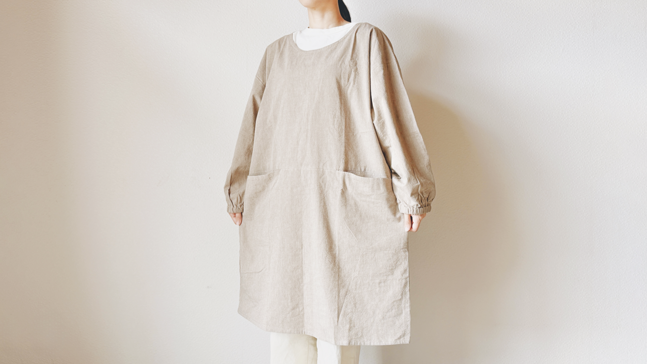 エプロン派だった私が無印良品の割烹着へ。服を守れて家事もしやすい1 