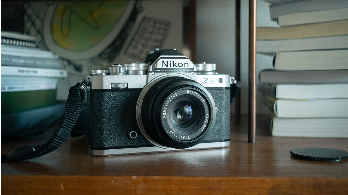 Nikon Z fc ミラーレスカメラ + TTArtisan 25mm f2 1万円台の単焦点レンズ「TTArtisan 25mm f/2 C」Nikon Z fcで1年使って