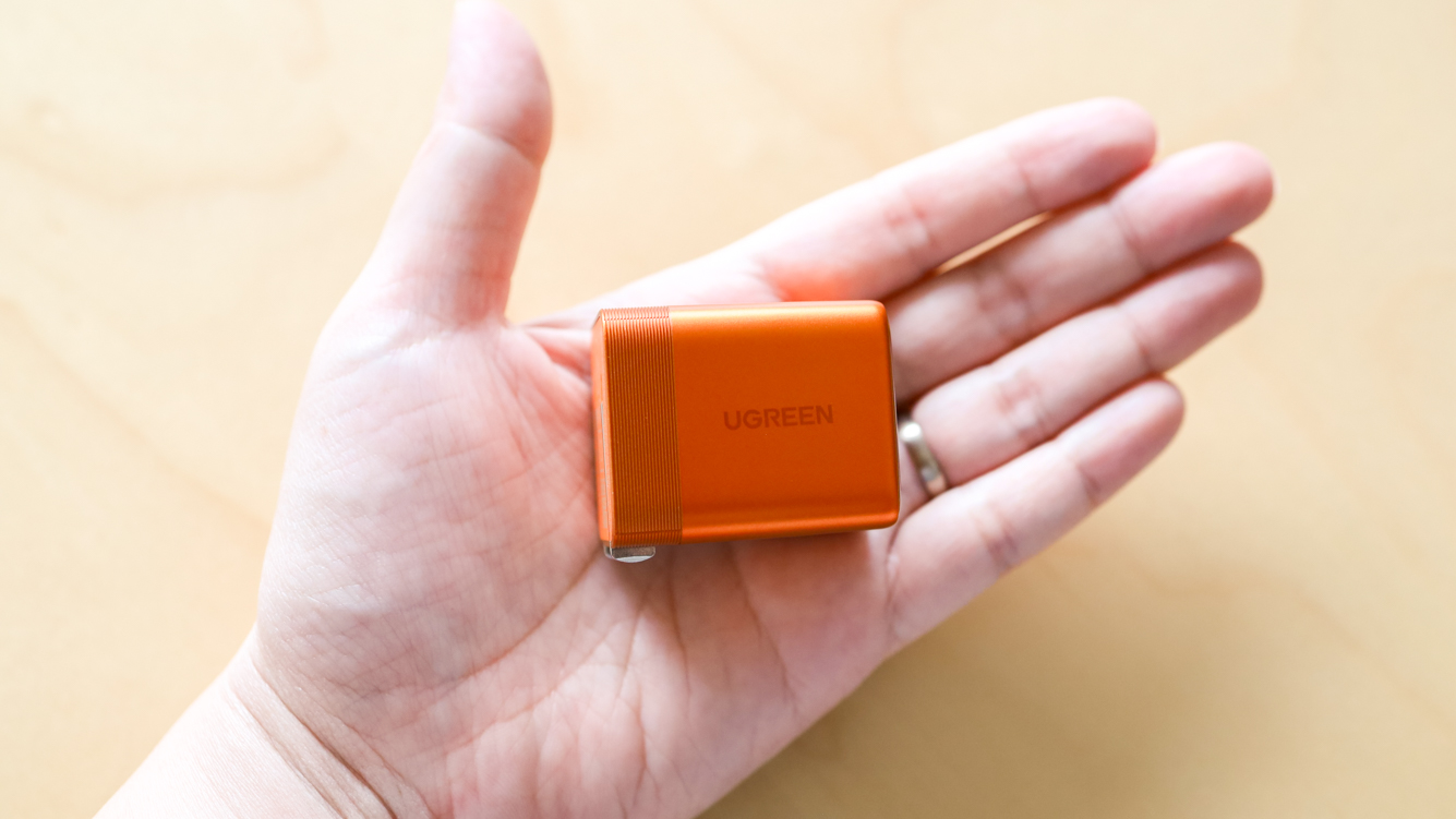 UGREENの「卵より小さい急速充電器」なら、毎日持ち歩きたくなる