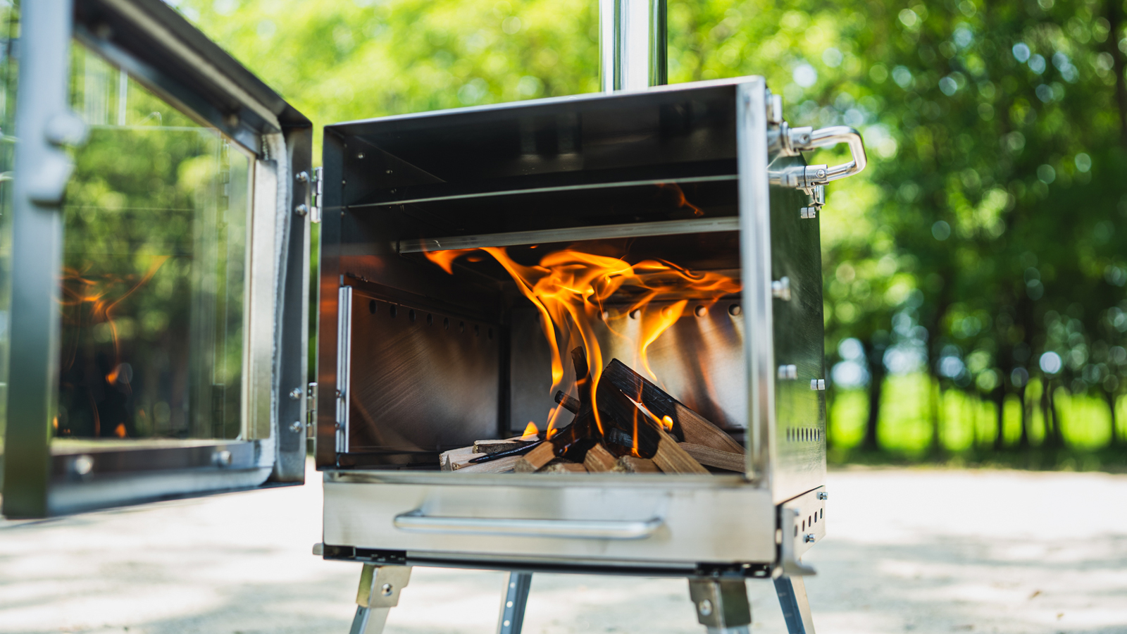 Ammo Stove 薪ストーブ 炎を囲む夜が待ち遠しくなる。この薪ストーブ、効率的で扱いやすくて