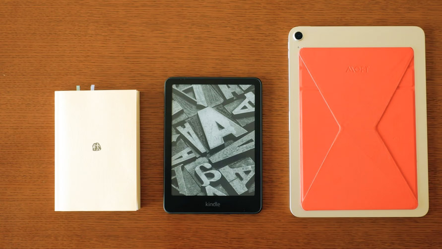 iPadも紙の本もあるけれど…。「Kindle Paperwhite」を約1年使って