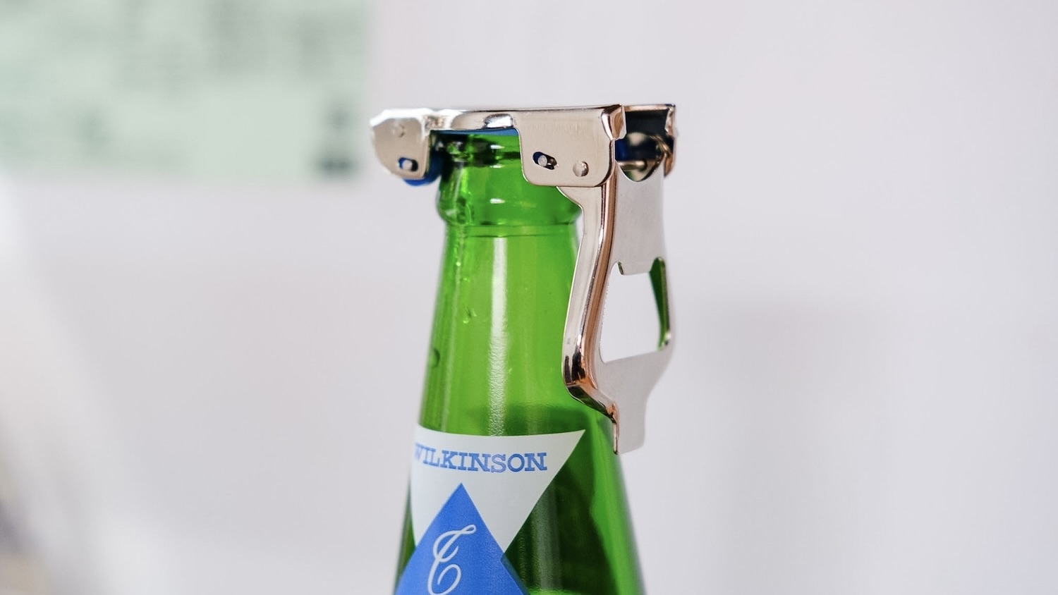 飲み残した炭酸水を再密閉。ロングセラーの「栓抜き」を愛用したら