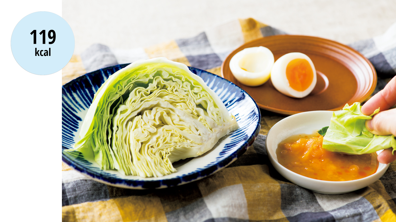 5. ちぎりキャベツの黄身ダレ添え