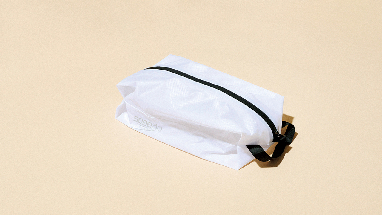《N/Speedo Waterproof BAG L》¥3,100(NEUTRALWORKS.× Speedo/ゴールドウイン)