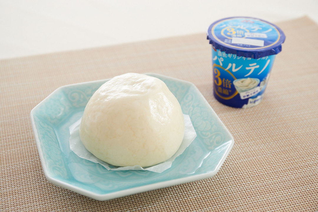 肉まん(約11g)+《パルテノ》(9.9g)。
