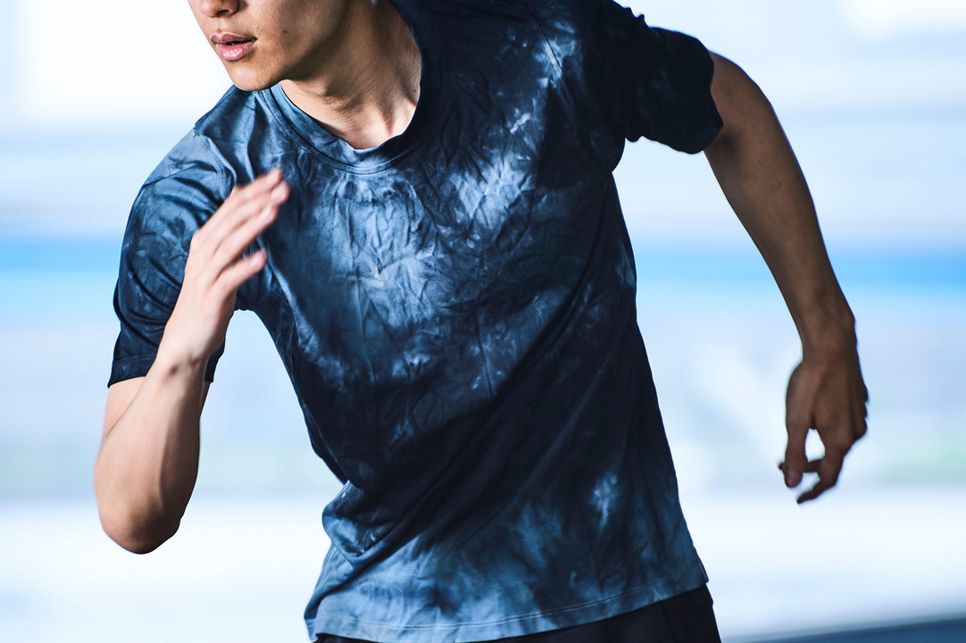 吸汗速乾性に優れた一点一点異なる柄のTシャツ