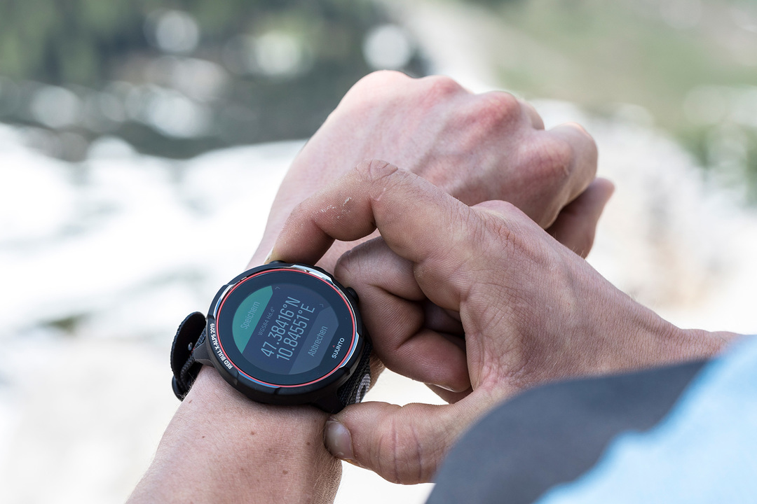 エクストリームな選手たちを腕から支えたGPSウォッチ《SUUNTO 9 BARO》